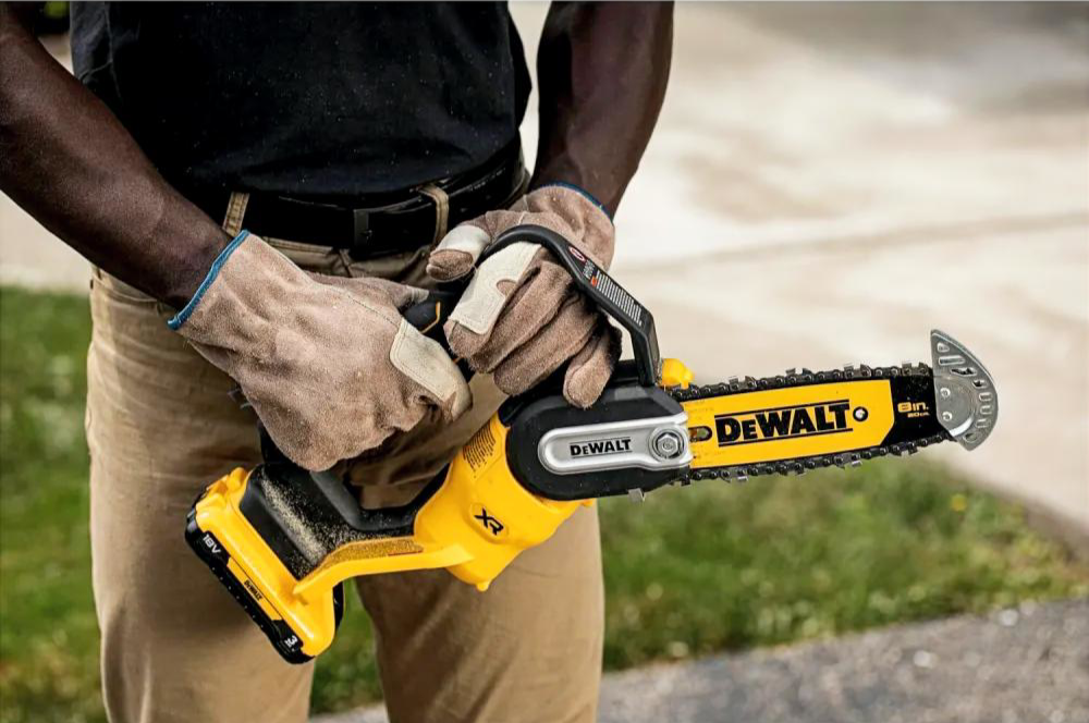 пилка на акумуляторі